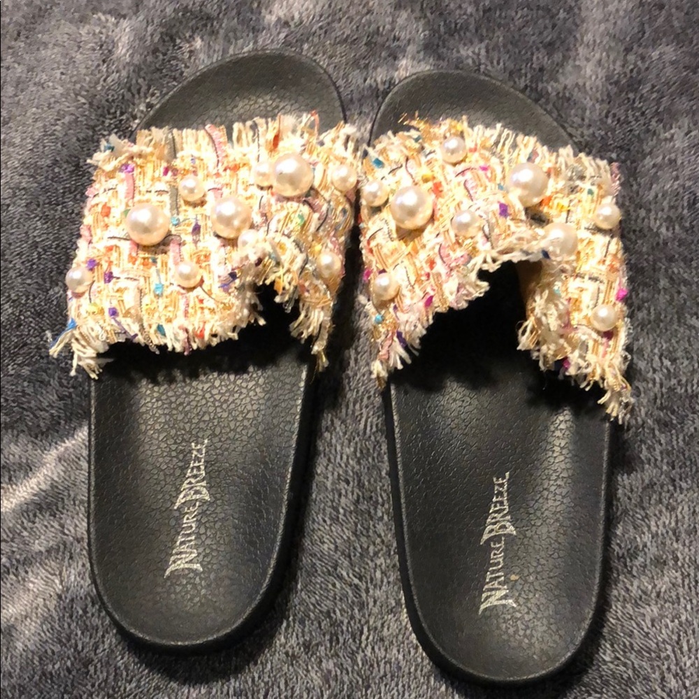 Nature Breeze Black and Cream Sandals with Plush Upper
